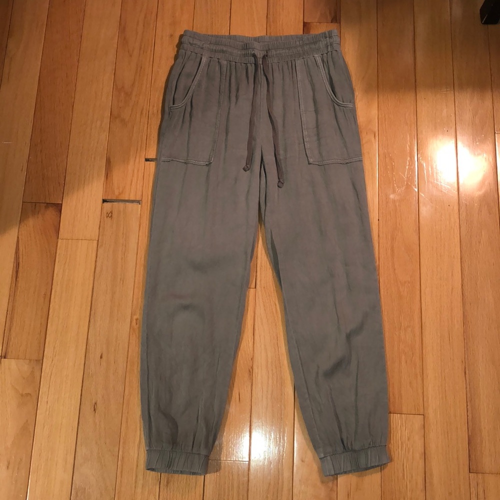 Army green cargo jogger